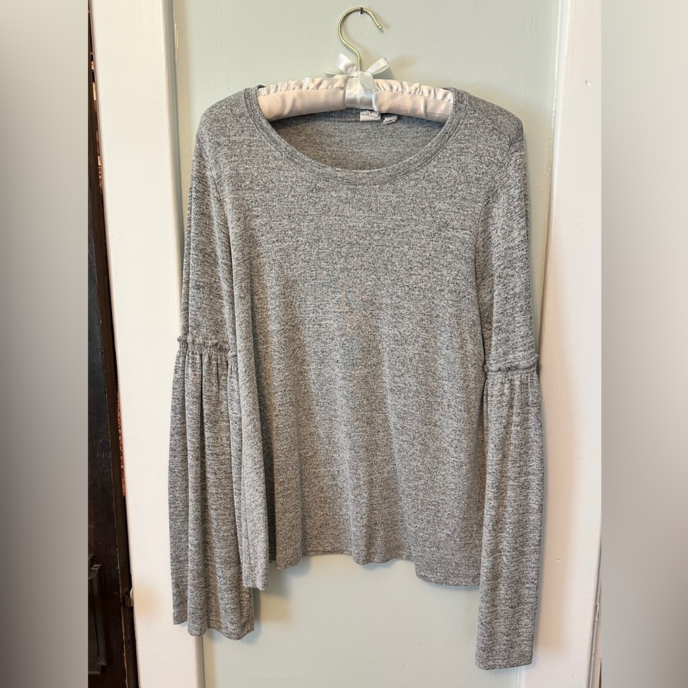 GAP women’s long sleeve knit top with bell sleeves #0046